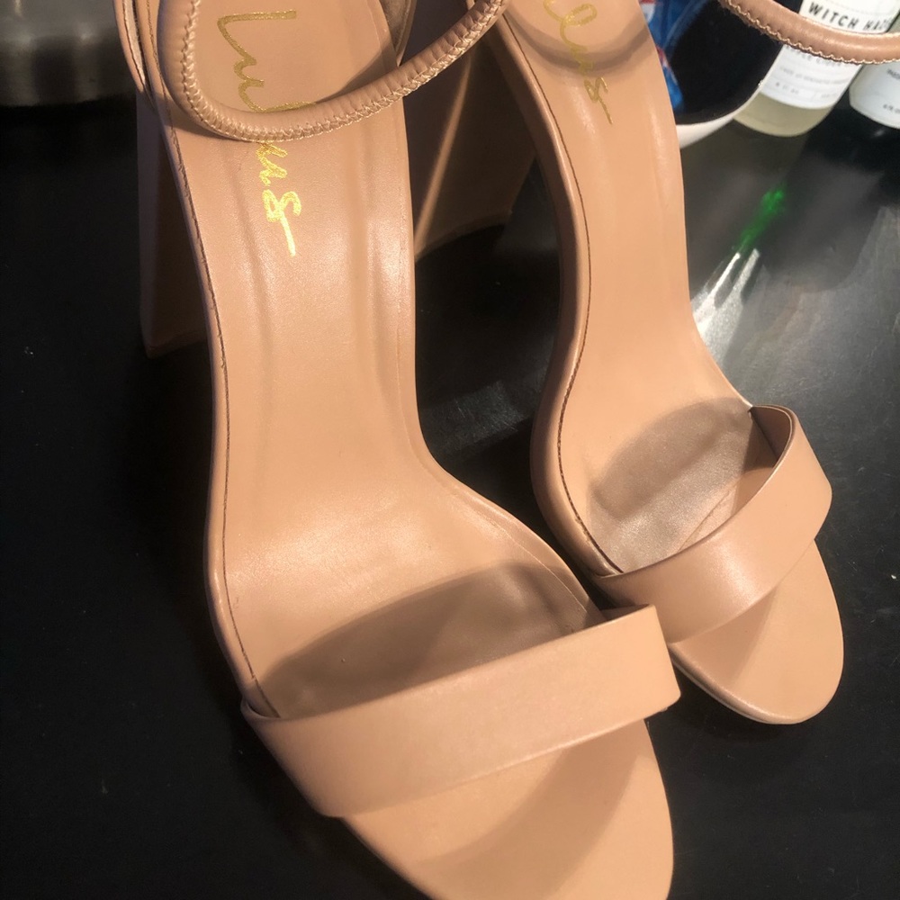 Lulus nude heels